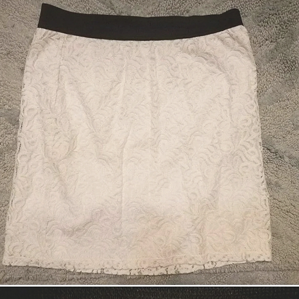 New York and Company white lace skirt medium Nwot